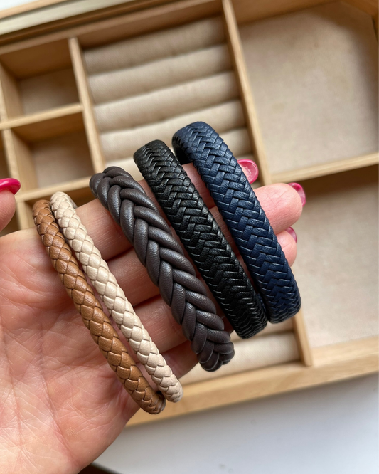 Pulseiras de Homem em Pele e Aço Inoxidável