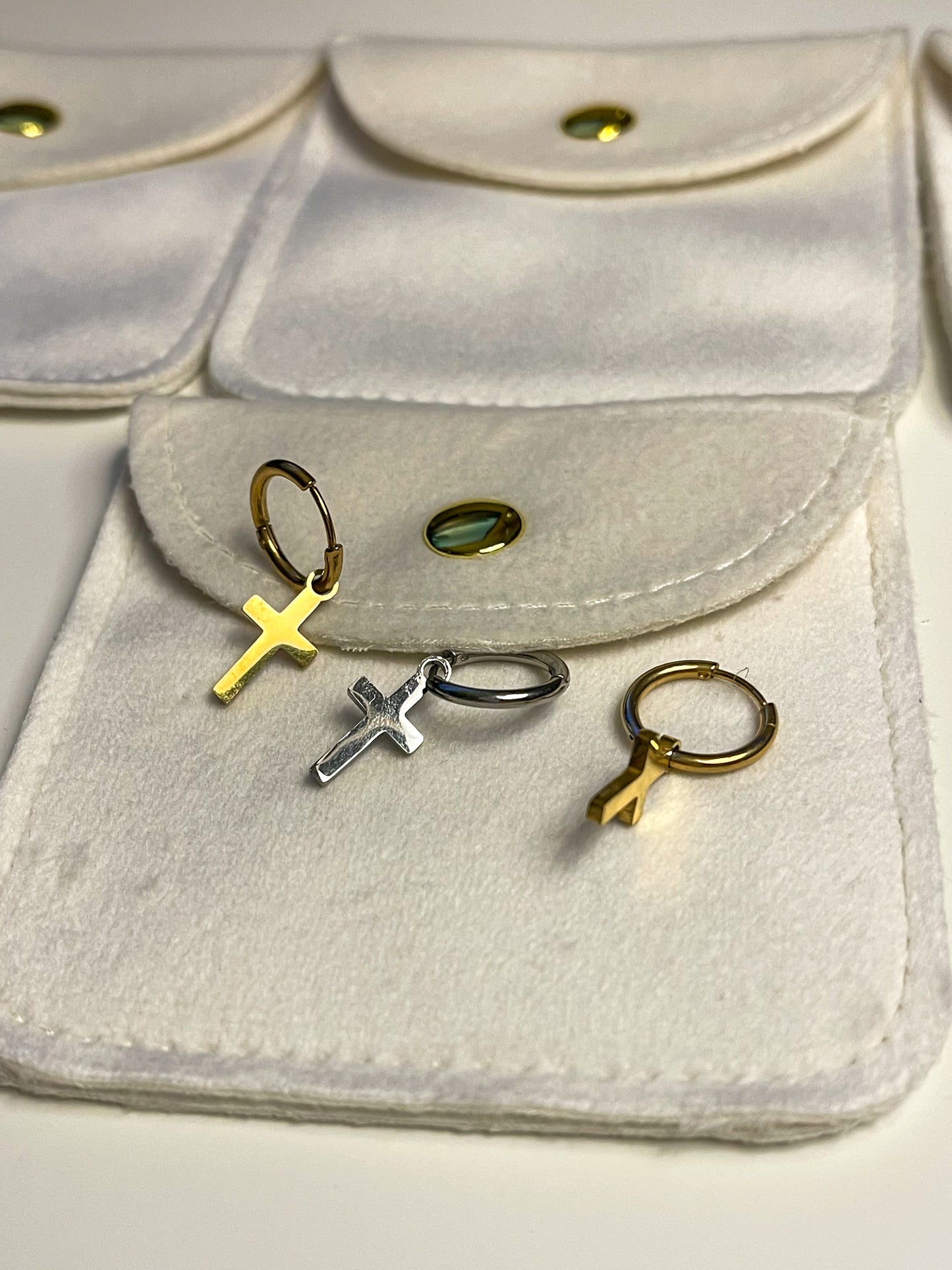 Brincos de Homem com Cruz em Aço Inoxidável